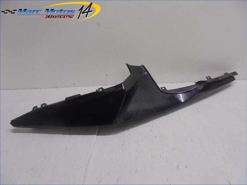 CACHE LATERAL DROIT YAMAHA 125 YZF R 2009