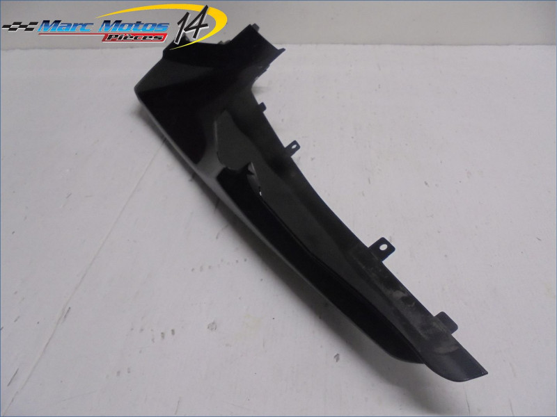 CACHE LATERAL DROIT YAMAHA 125 YZF R 2009