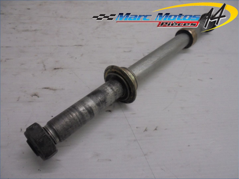 AXE DE ROUE ARRIERE HONDA 600 CBR F 2000