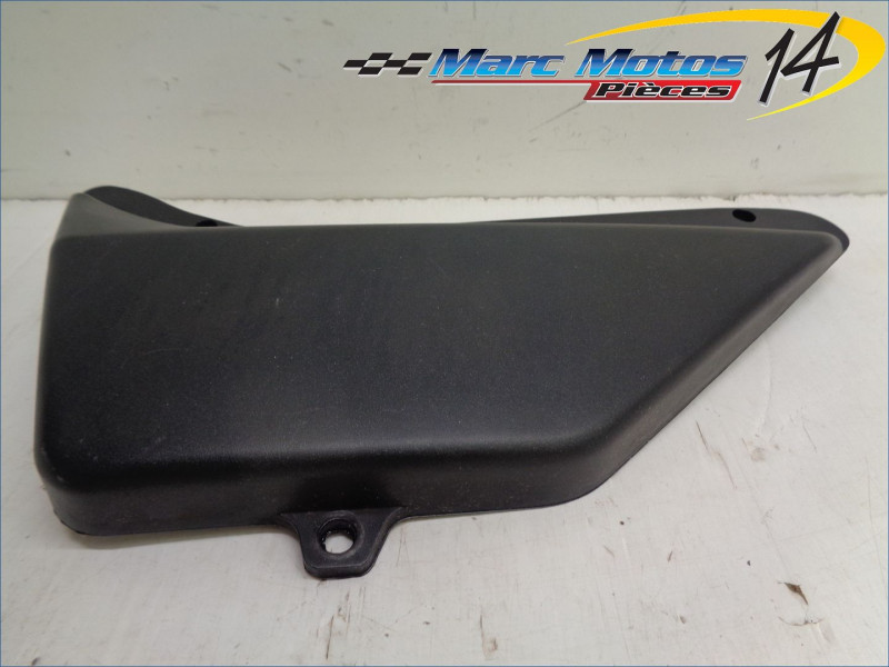 CACHE LATERAL INTERMEDIAIRE GAUCHE HONDA 125 CLR CITYFLY 2002