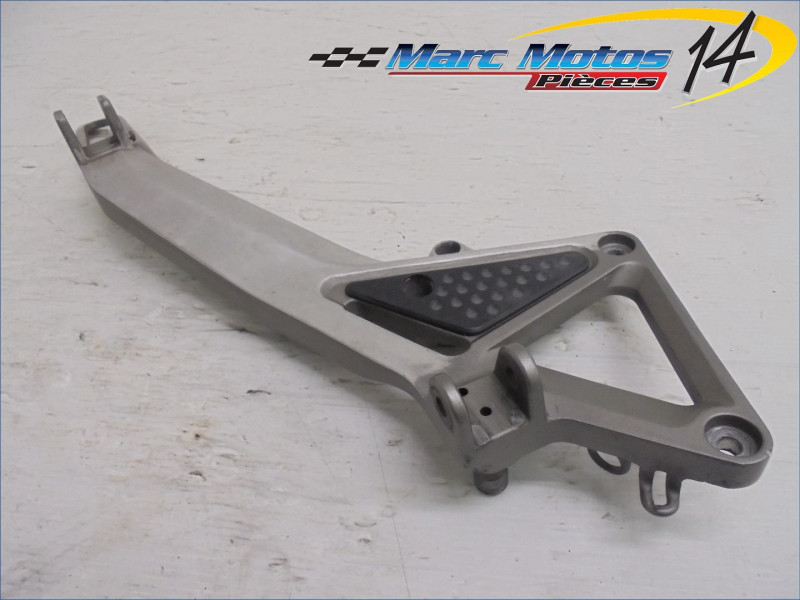 PLATINE MIXTE DROITE HONDA 600 HORNET 2002