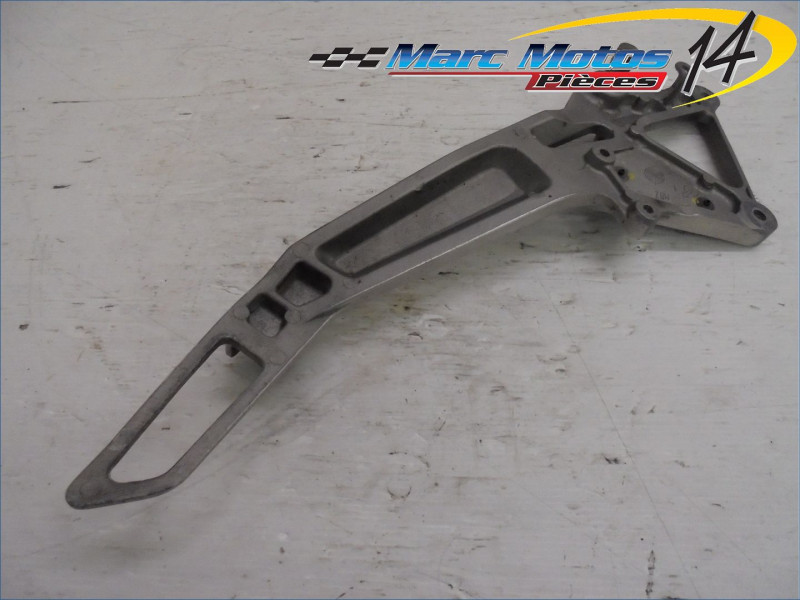 PLATINE MIXTE DROITE HONDA 600 HORNET 2002