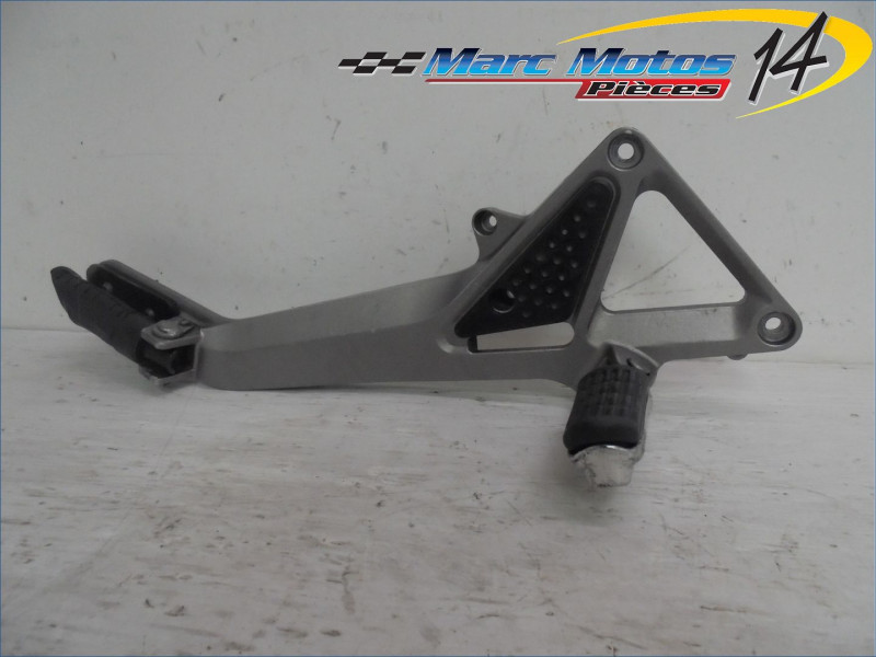 PLATINE MIXTE DROITE HONDA 600 HORNET 2002