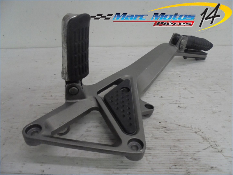 PLATINE MIXTE DROITE HONDA 600 HORNET 2002