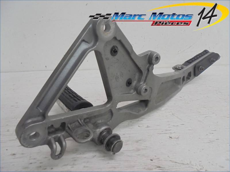 PLATINE MIXTE DROITE HONDA 600 HORNET 2002