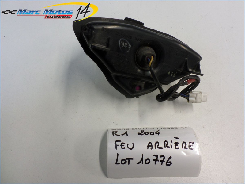 FEU ARRIERE YAMAHA R1 2004