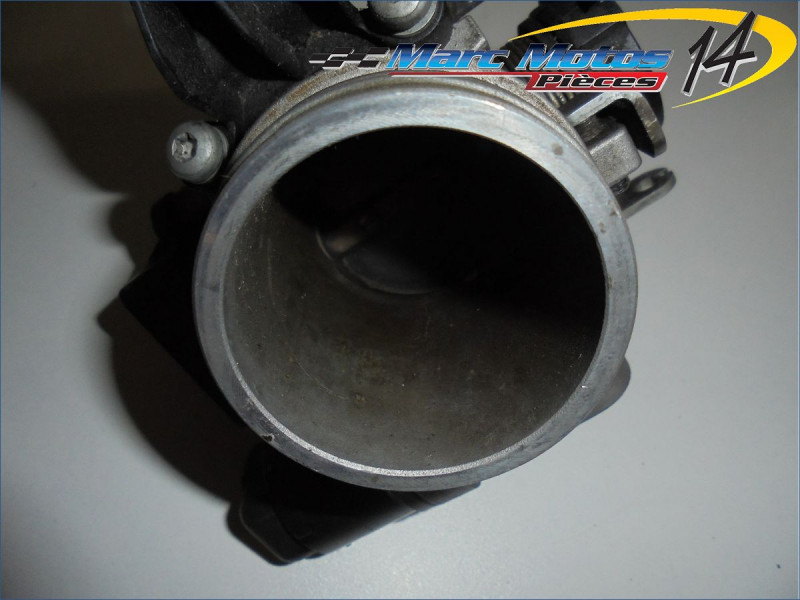 RAMPE D'INJECTION BMW F650GS 2000