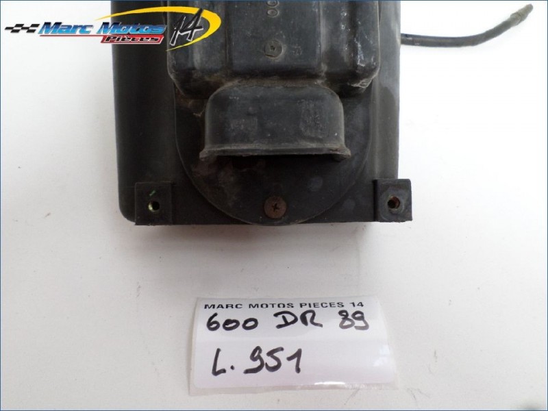 BOITIER DE FILTRE A AIR SUZUKI 600 DR 1989