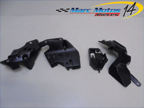 PLASTIQUES ET CAOUTCHOUCS DIVERS YAMAHA MT09 TRACER 2016