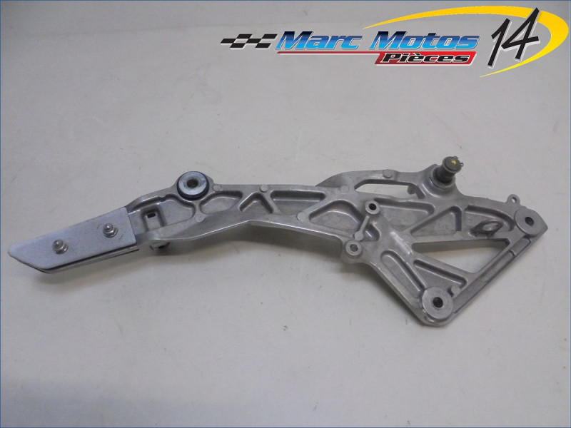 PLATINE MIXTE DROITE HONDA 600 HORNET 2011