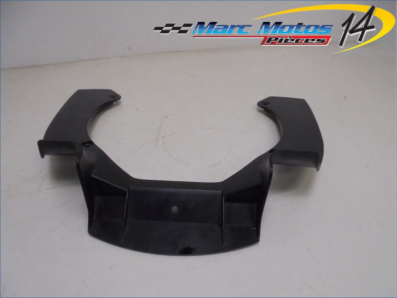 HABILLAGE DE TETE DE FOURCHE INFERIEUR KAWASAKI ZR7 S 2002