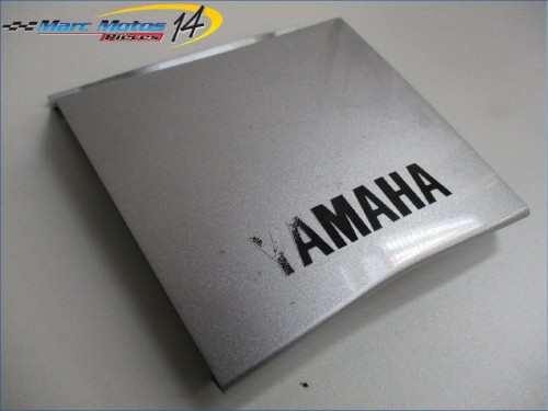 JONCTION ARRIERE DE CACHES LATERAUX YAMAHA 125 YBR 2010