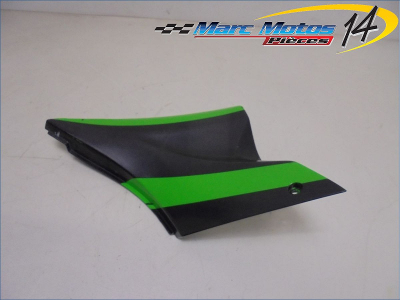 CACHE LATERAL INTERMEDIAIRE GAUCHE KAWASAKI ZX10R 2007