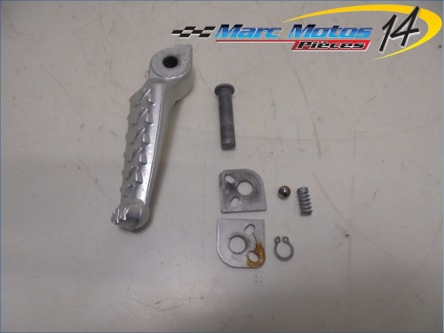 REPOSE-PIED ARRIERE DROIT APRILIA 660 RS 2021