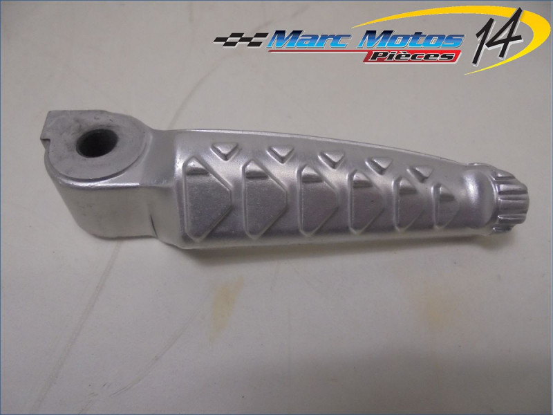 REPOSE-PIED ARRIERE DROIT APRILIA 660 RS 2021