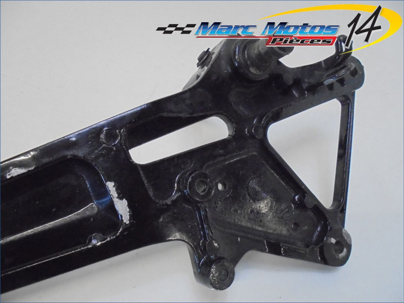 PLATINE MIXTE DROITE HONDA 600 HORNET 2003