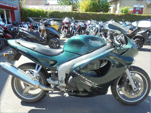 TRIUMPH 955 SPRINT ST