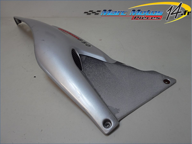 CACHE LATERAL DROIT APRILIA 650 PEGASO 1998