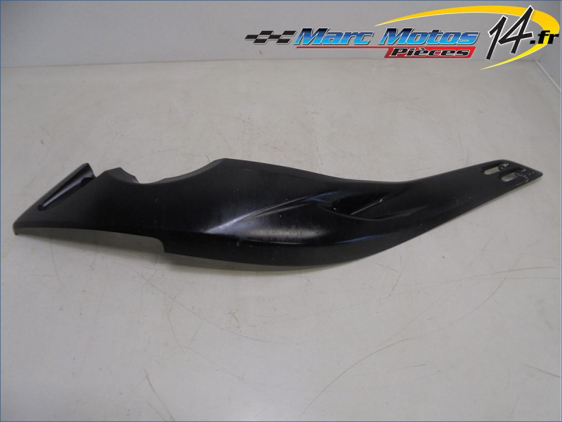 CACHE LATERAL INTERMEDIAIRE GAUCHE YAMAHA 500 TMAX 2002