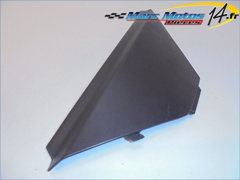 CACHE LATERAL INTERMEDIAIRE GAUCHE APRILIA 125 ATLANTIC 2004