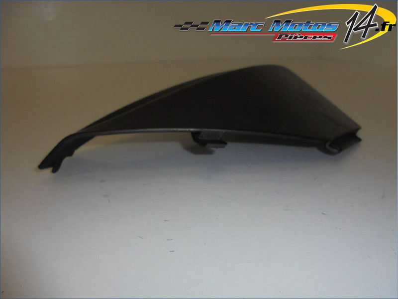 CACHE LATERAL INTERMEDIAIRE GAUCHE APRILIA 125 ATLANTIC 2004