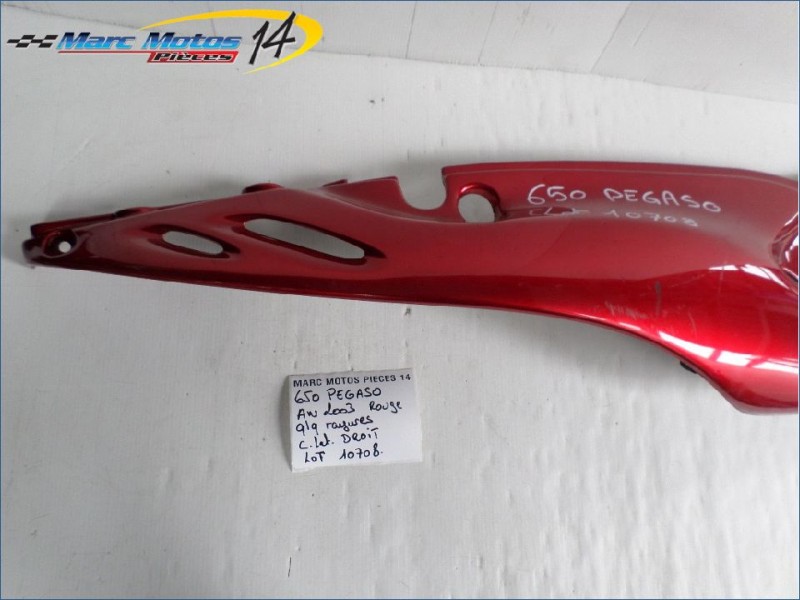 CACHE LATERAL DROIT APRILIA 650 PEGASO 2003