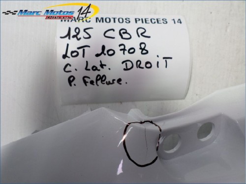 CACHE LATERAL DROIT HONDA 125 CBR 2005