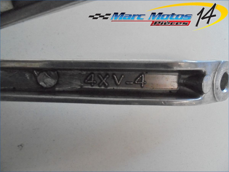 PLATINE ARRIERE GAUCHE YAMAHA R1 1998