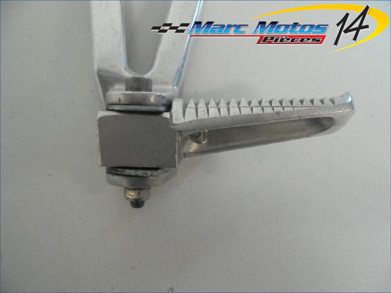 PLATINE ARRIERE GAUCHE YAMAHA R1 1998