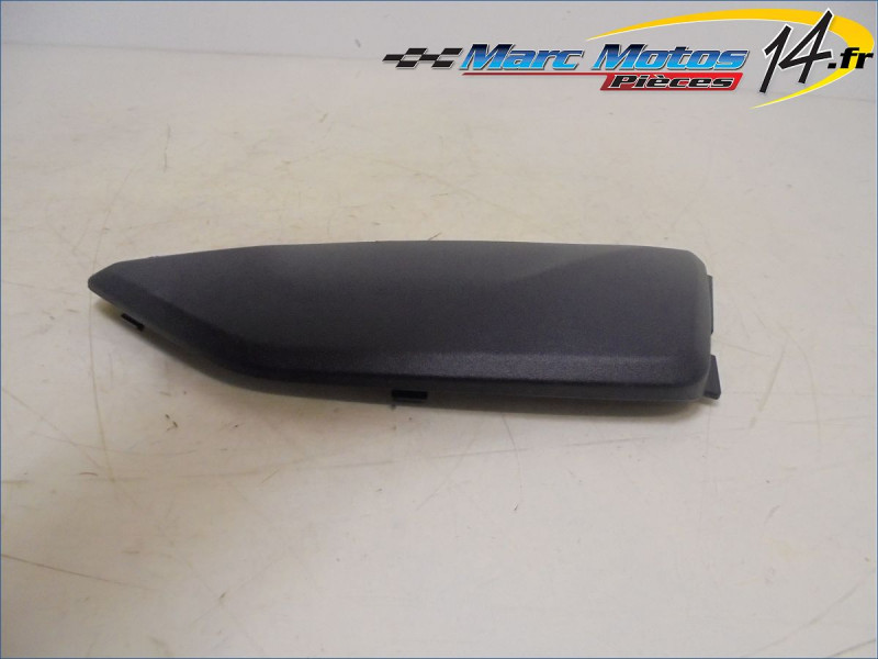 CACHE LATERAL INTERMEDIAIRE GAUCHE YAMAHA MT10 SP 2023