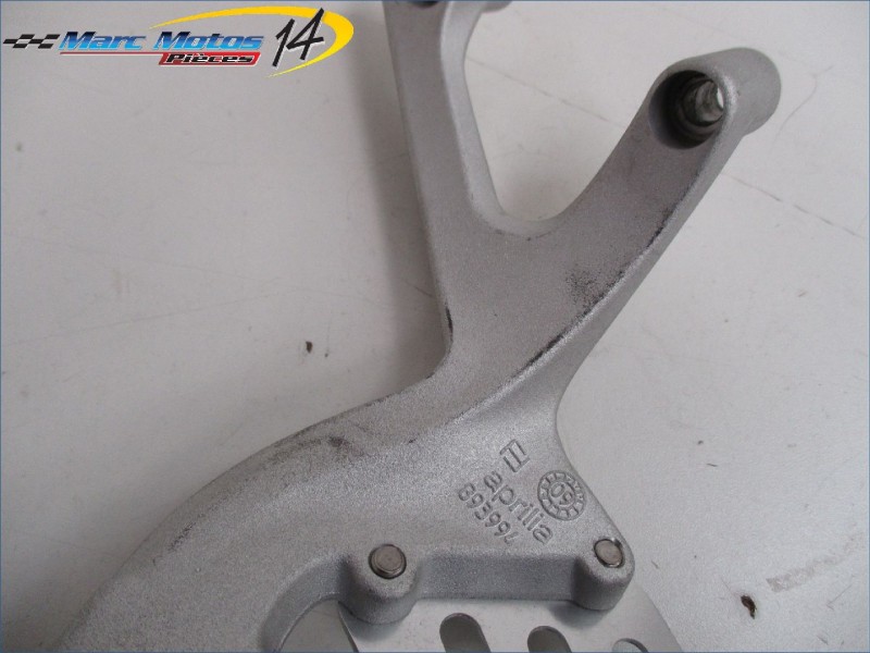 PLATINE ARRIERE DROITE APRILIA 1000 RSV4 FACTORY 2009