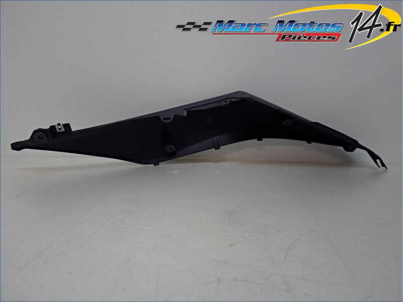 CACHE LATERAL DROIT YAMAHA 300 YZF R3 2018