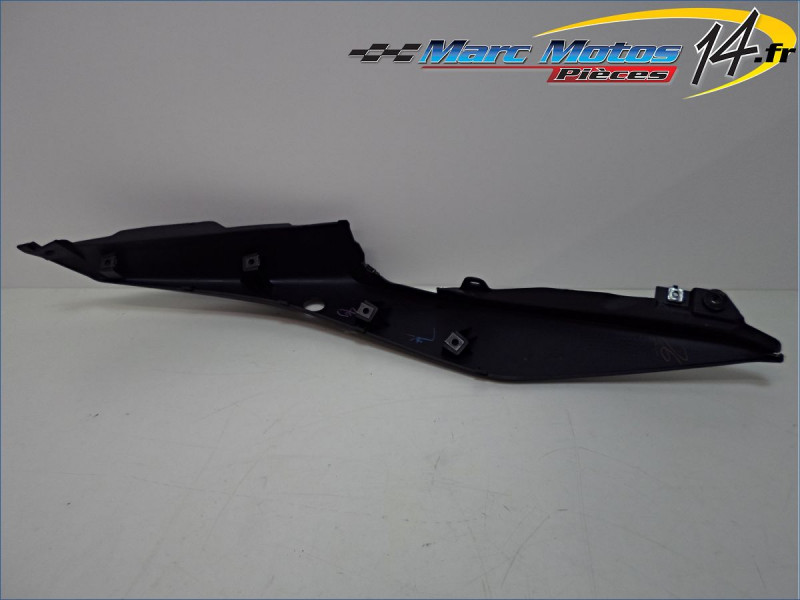 CACHE LATERAL GAUCHE YAMAHA 300 YZF R3 2018