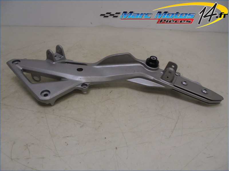 PLATINE MIXTE DROITE HONDA 600 HORNET 2007