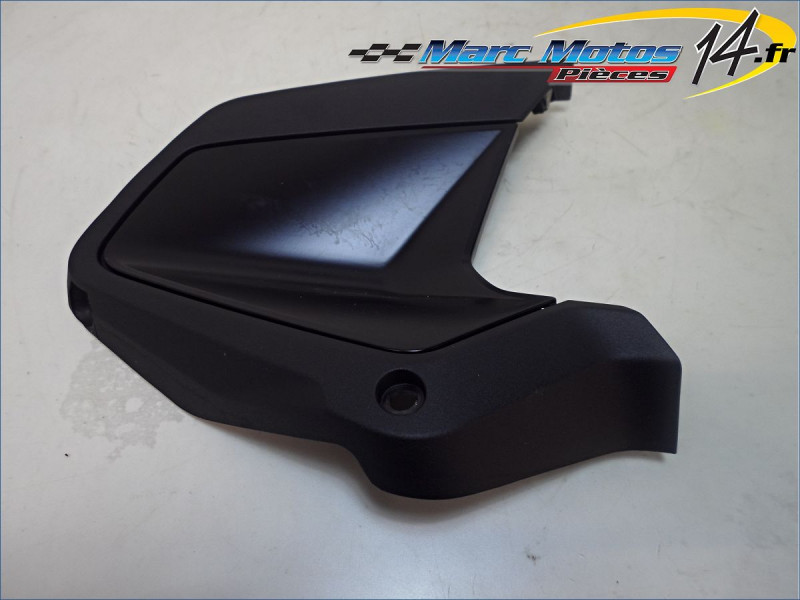 HABILLAGE DE TETE DE FOURCHE GAUCHE BMW R1250RT 2020