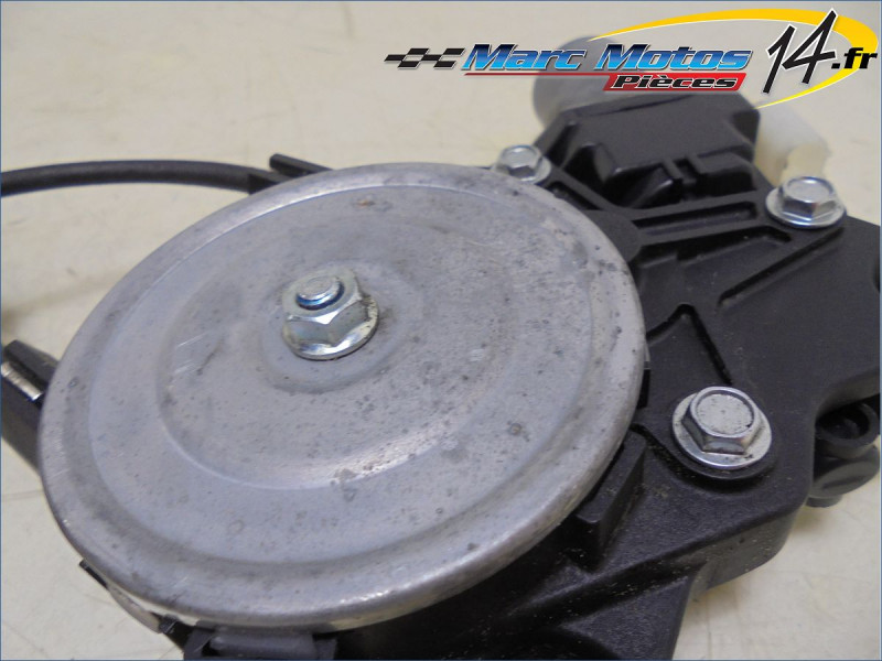 MOTEUR DE BULLE YAMAHA 560 TMAX TECH MAX 2020