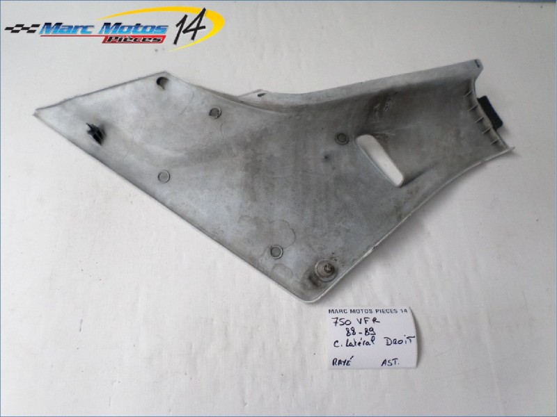 CACHE LATERAL DROIT HONDA 750 VFR 1988