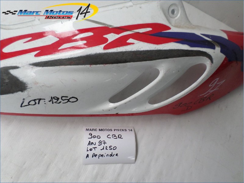 CACHE LATERAL DROIT HONDA 900 CBR 1997