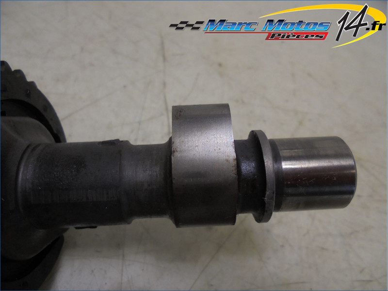 ARBRE A CAMES D'ECHAPPEMENT SUZUKI 500 GSE GM51A