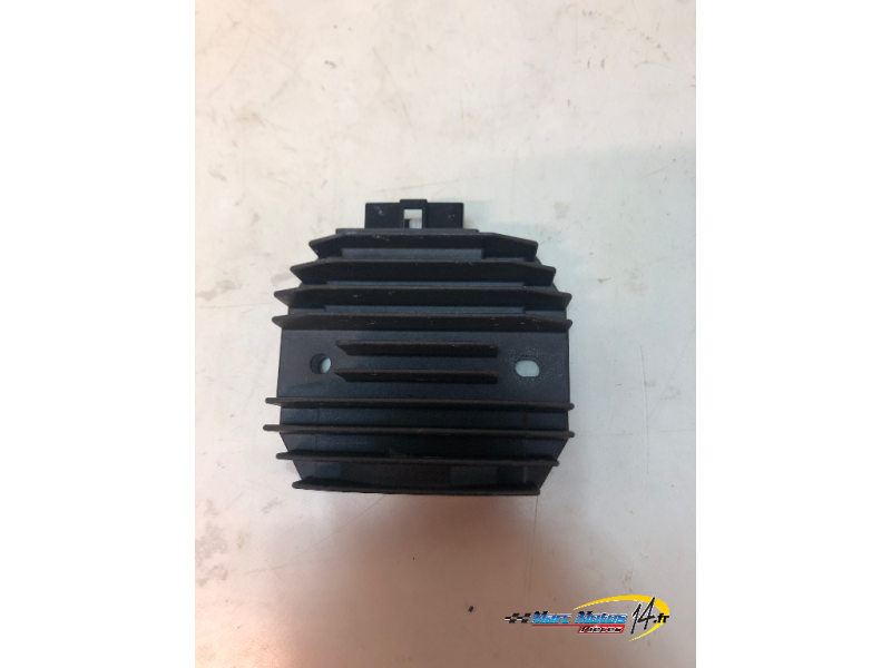 REGULATEUR YAMAHA FZ6 N 2005