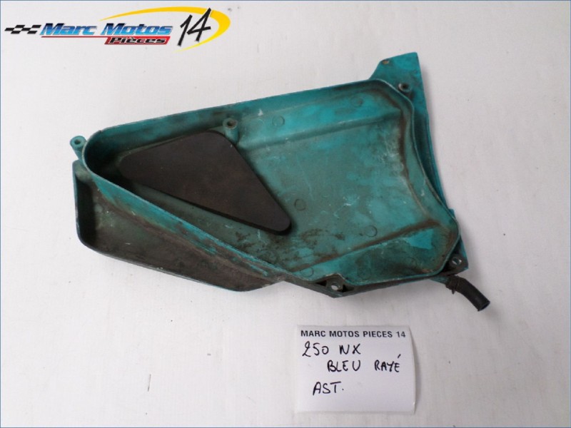 CACHE LATERAL GAUCHE HONDA 250 NX 