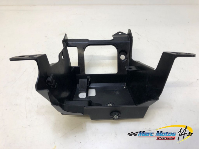 PLASTIQUES ET CAOUTCHOUCS DIVERS HONDA 750 HORNET 2023