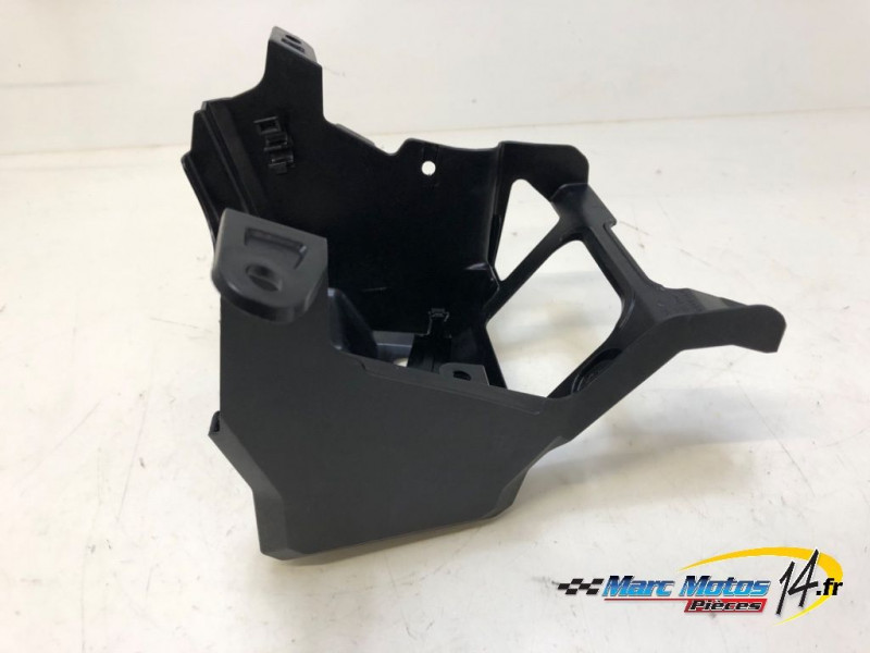 PLASTIQUES ET CAOUTCHOUCS DIVERS HONDA 750 HORNET 2023