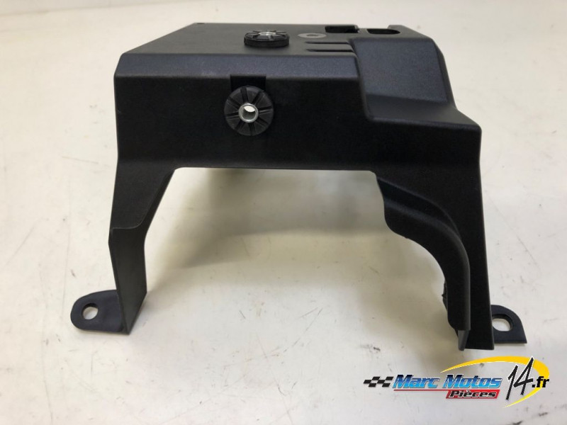 PLASTIQUES ET CAOUTCHOUCS DIVERS HONDA 750 HORNET 2023