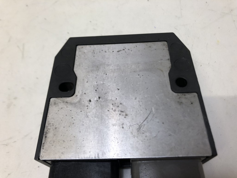 REGULATEUR HONDA 750 HORNET 2023