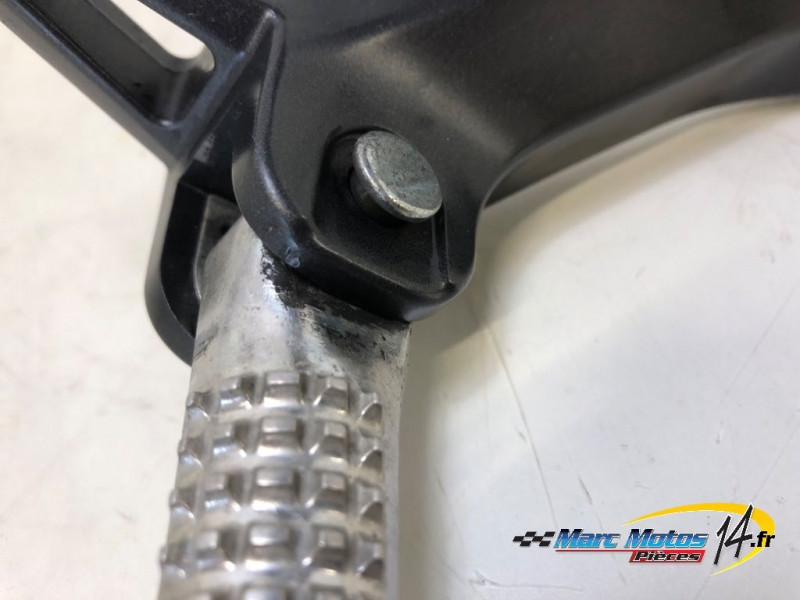 PLATINE ARRIERE DROITE YAMAHA MT09 SP 2021