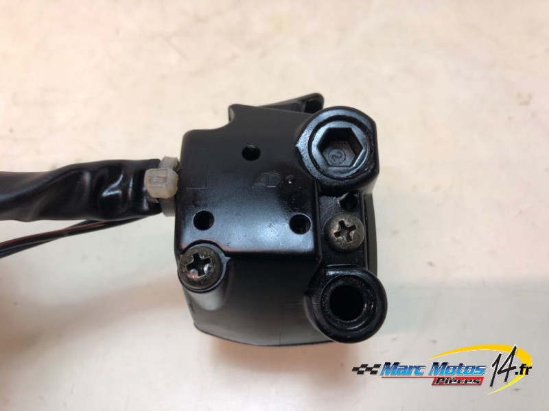 COMMODO DROIT SUZUKI 125 MARAUDER 2001