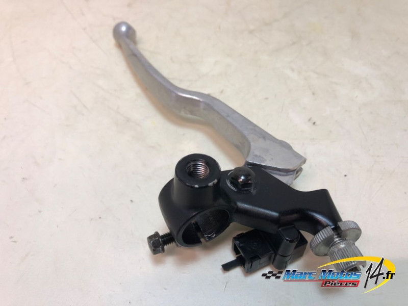 SUPPORT DE LEVIER D'EMBRAYAGE SUZUKI 125 MARAUDER 2001