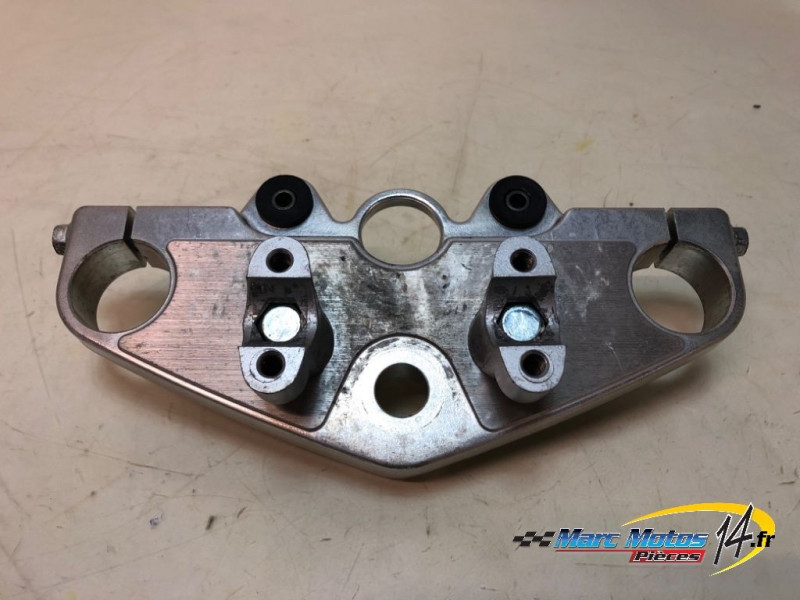 TE DE FOURCHE SUPERIEUR SUZUKI 125 MARAUDER 2001