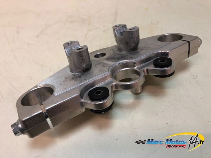 TE DE FOURCHE SUPERIEUR SUZUKI 125 MARAUDER 2001